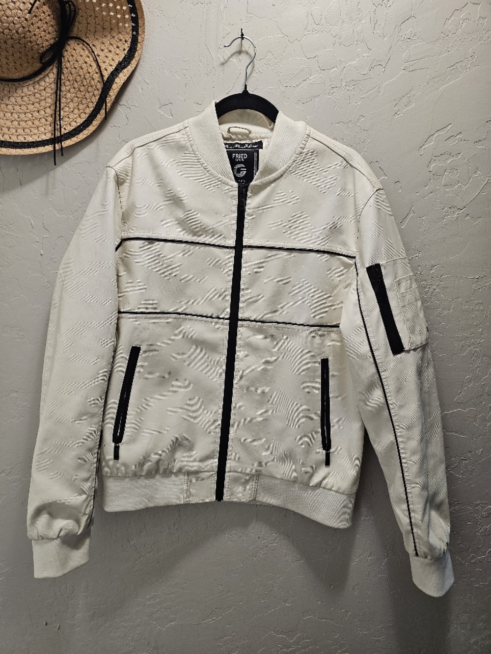 Women’s White Full Zip Lightweight Jacket Black Trim Modern Sporty – Size XL